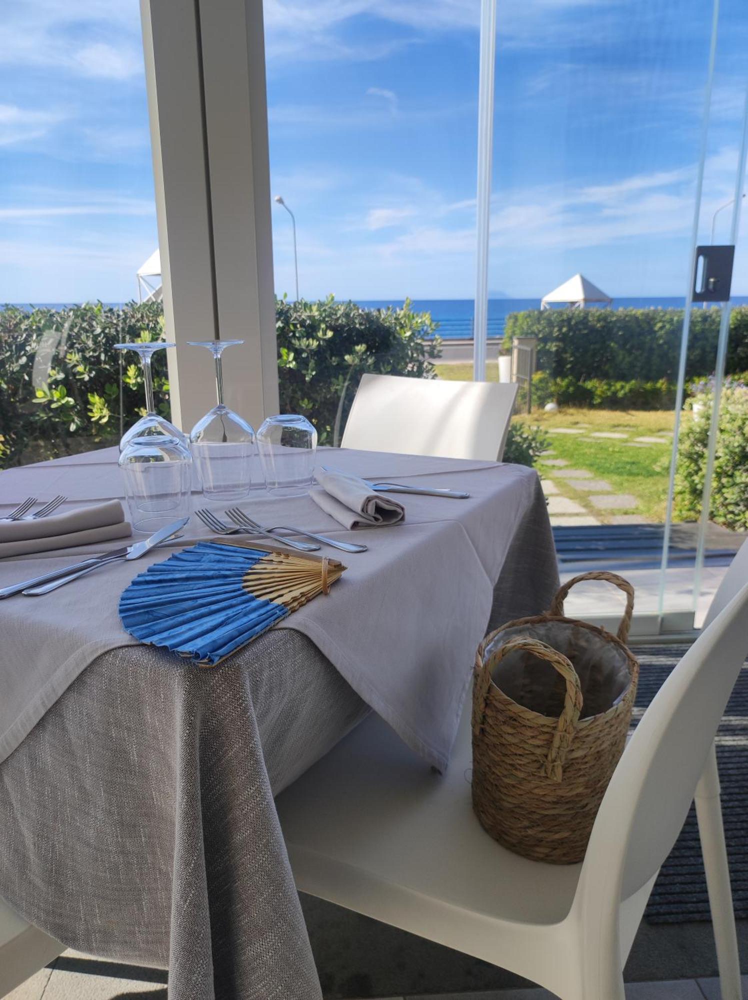Appartamenti Vacanze Villa Meo Villafranca Tirrena Exterior foto