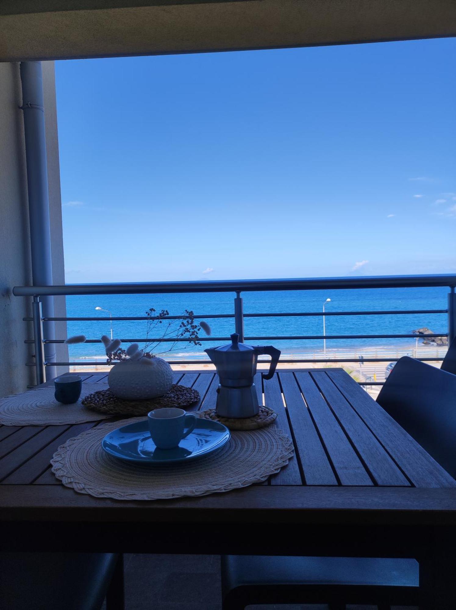 Appartamenti Vacanze Villa Meo Villafranca Tirrena Zimmer foto