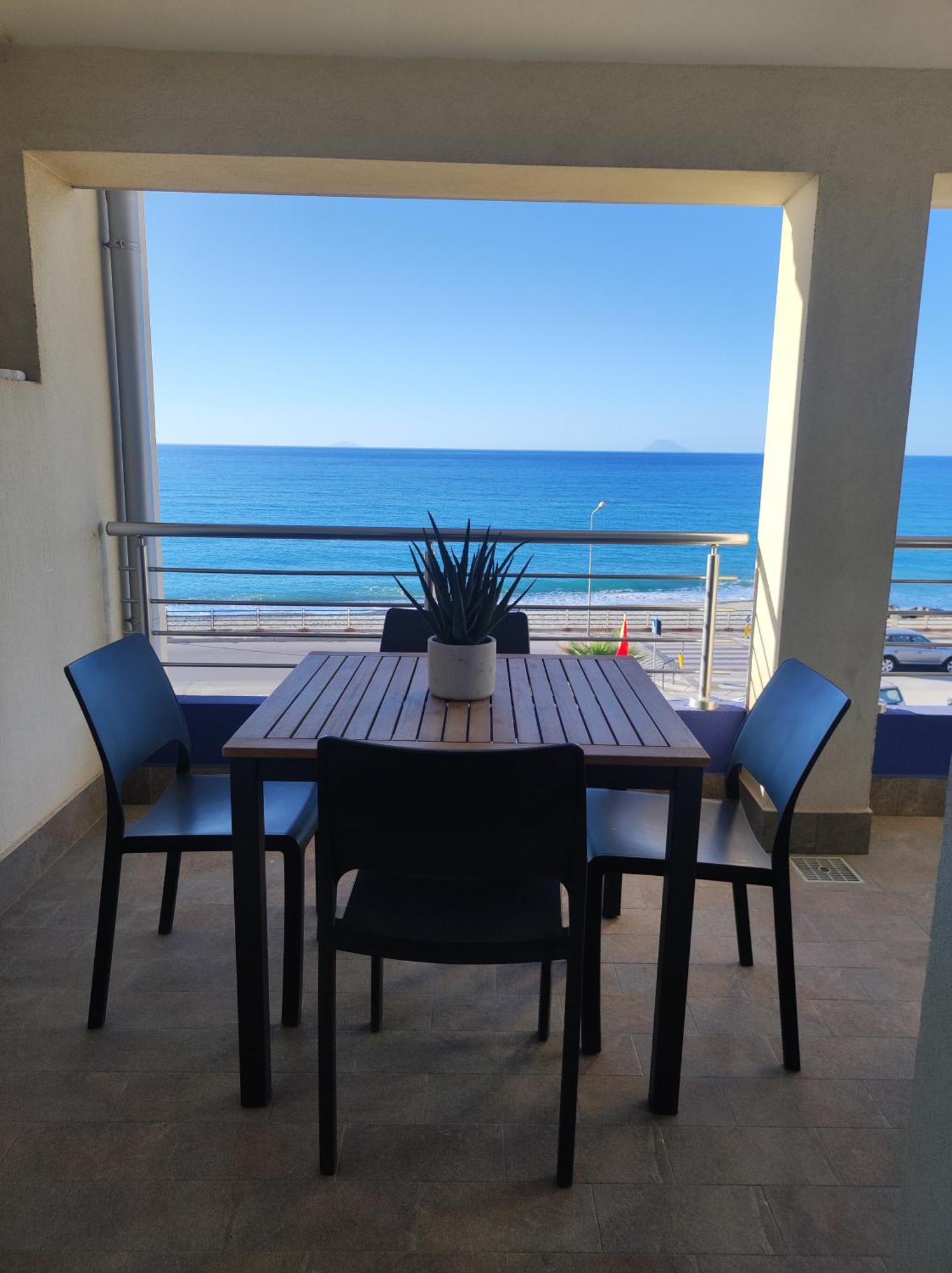 Appartamenti Vacanze Villa Meo Villafranca Tirrena Zimmer foto
