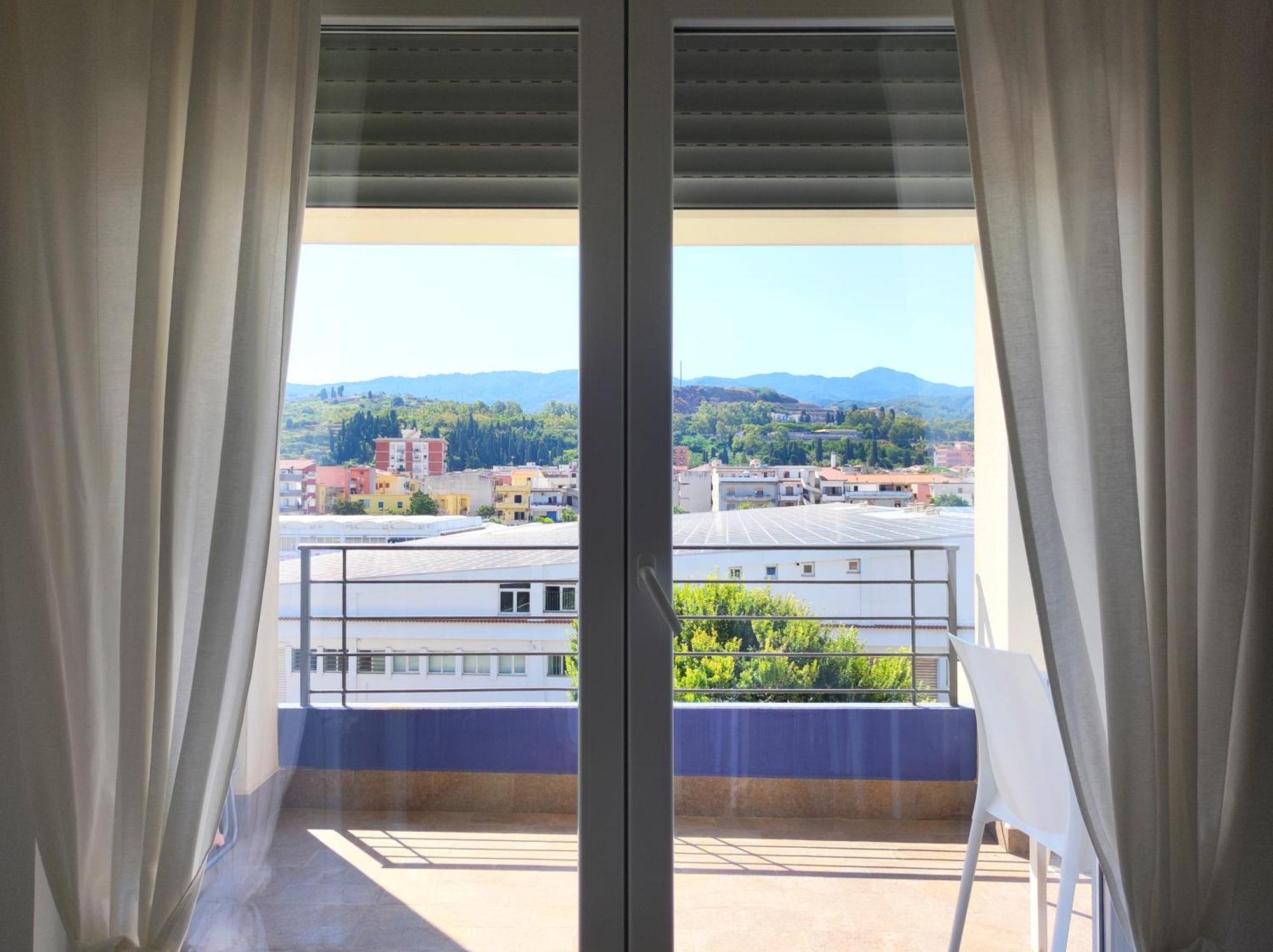 Appartamenti Vacanze Villa Meo Villafranca Tirrena Zimmer foto